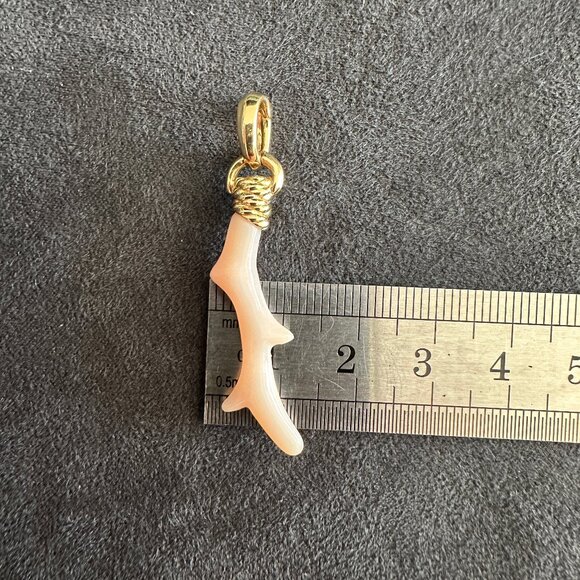 David Yurman Coral Amulet Pendant in 18K Yellow Gold w/ Pink Opal - - Picture 13 of 13